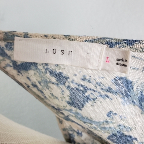 LUSH Asymetrical Hemline Bell Sleeve All Over Print Dress Flowy Lightweight Sz L - Picture 11 of 12